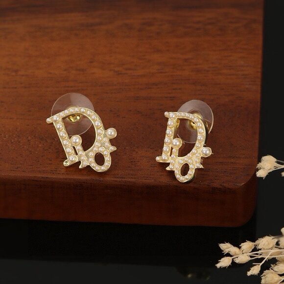 Dior Letter Pearl Earrings - Picture 3 of 6